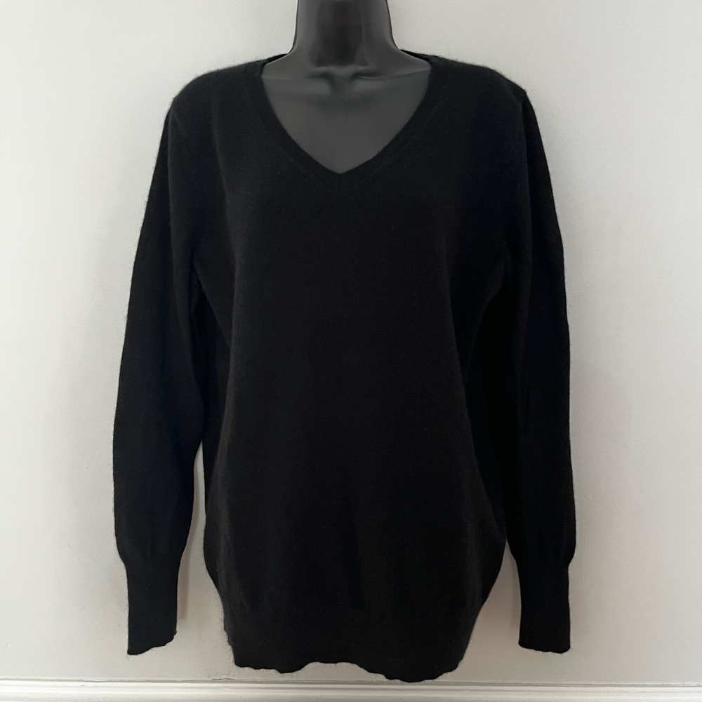 Halogen 100% Black Cashmere V-Neck Sweater, Size 1X